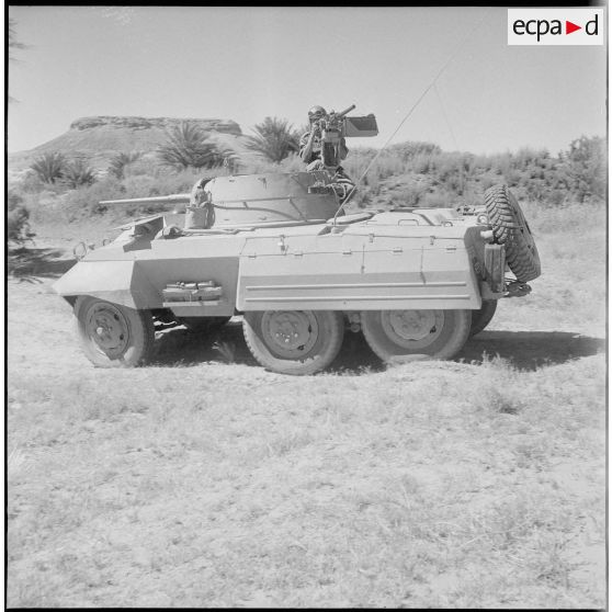 Opération dans le désert. [Description en cours]
