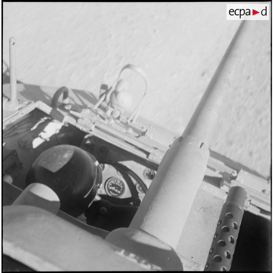 Opération dans le désert. [Description en cours]
