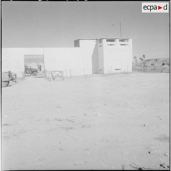 Opération dans le désert. [Description en cours]