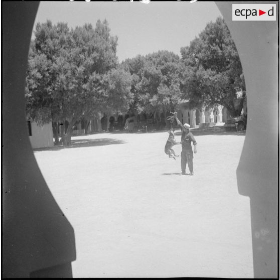 La 1re compagnie saharienne d'infanterie (CSI) de Béni-Abbès. [Description en cours]