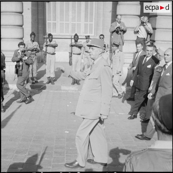 Le général de Gaulle à Bône. [Description en cours]