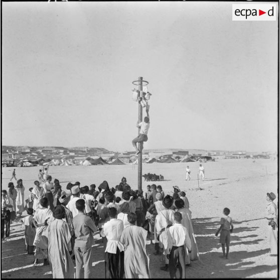 Inauguration du marché aux chameaux de Tindouf. Jeux.