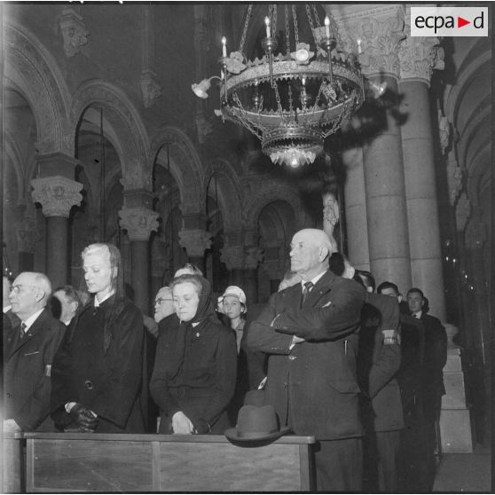 Commémoration de Camerone 1960 par l'Amicale des anciens légionnaires d'Alger. Eglise Saint-Charles dans le quartier de l'Agha. Monsieur G.Mattei, président de l'Amicale.