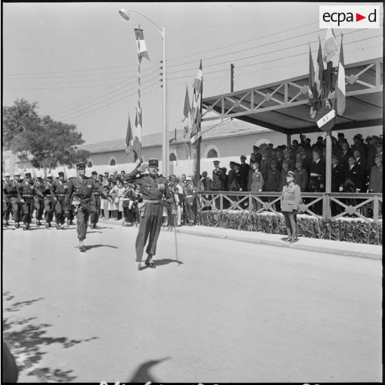 Sidi-Bel-Abbès. Commémorations du 97ème anniversaire du combat de Camerone. Défilé devant la tribune.
