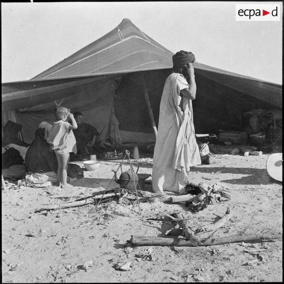 A 150 kms de Tindouf un campement d'une famille de Reghibats.