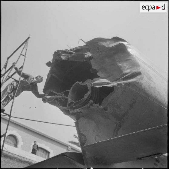 Alger. Avarie du sous-marin Laubie.