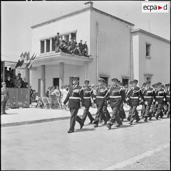 Maison Carrée. Départ du général Morin. Défilé des gendarmes.