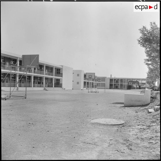 Koléa. Ecole militaire préparatoire nord-africaine. Terrain de sport.