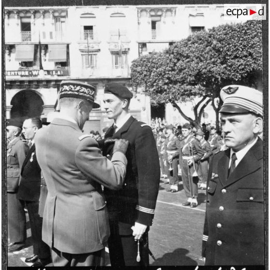 8 Mai. Fête de la Victoire. Remise de décoration.