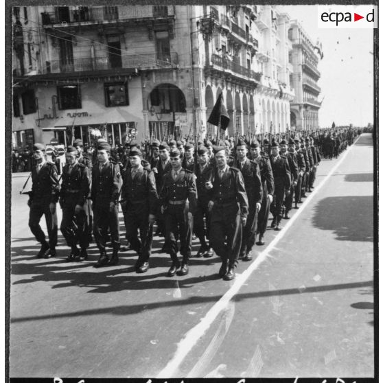 8 Mai. Fête de la Victoire. Le défilé.