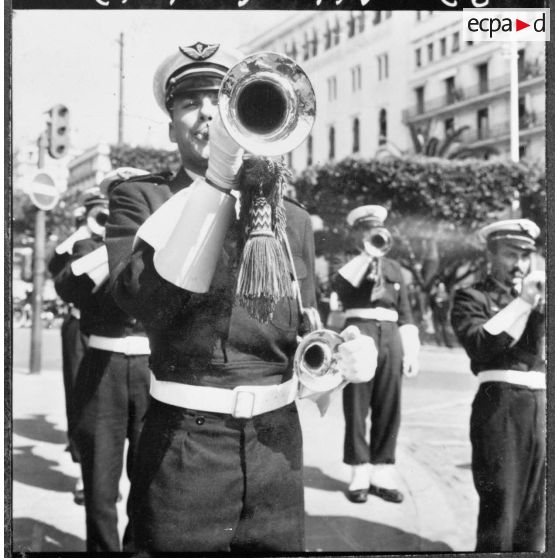 8 Mai. Fête de la Victoire. Le défilé.