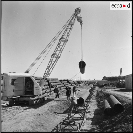 Gazoduc d'Arzew. Manoeuvres.