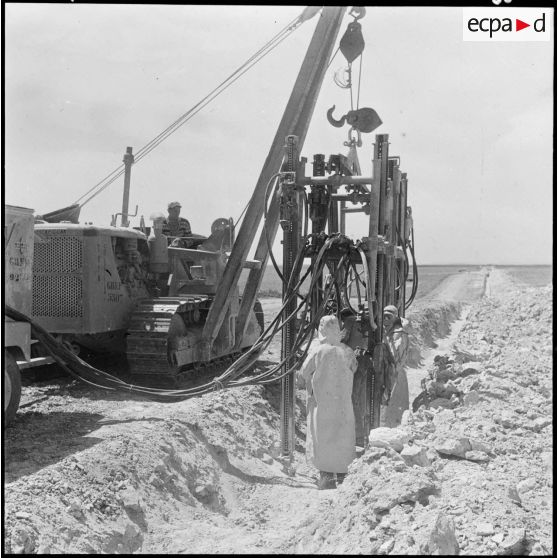 Gazoduc d'Arzew. Manoeuvres.