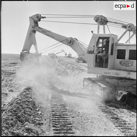 Gazoduc d'Arzew. Manoeuvres.