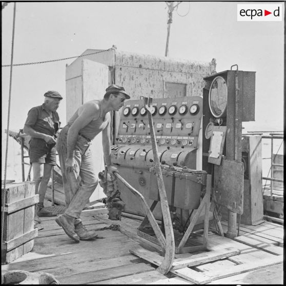 Sidi-Slimane. Poste de commande de la sonde.