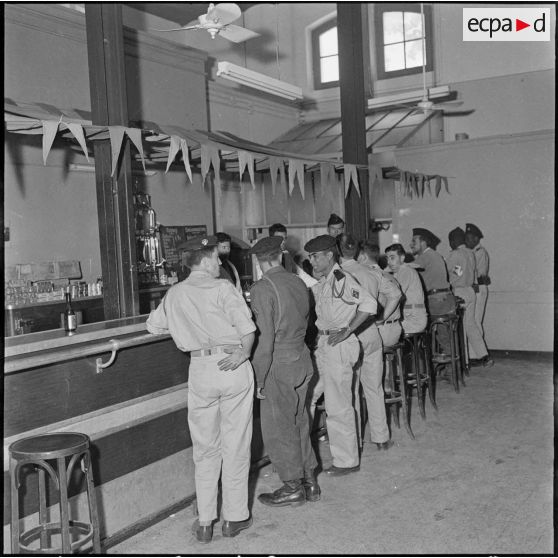 Foyer de la gare à Constantine.