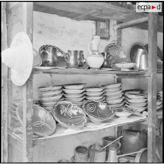 Tizi Ouzou. Quelques poteries Kabyles.