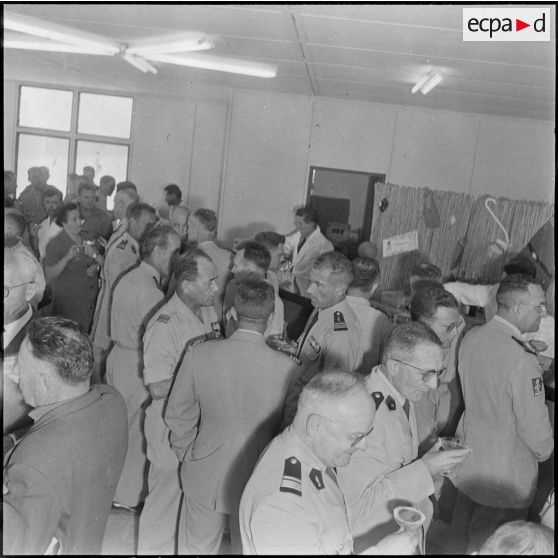 Zeralda. Inauguration du centre d'estivage saharien des sables d'or. Réception.