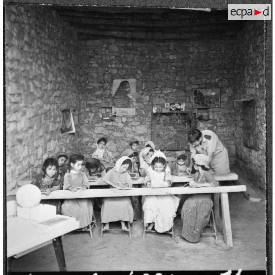 Brezina. L'école de filles.