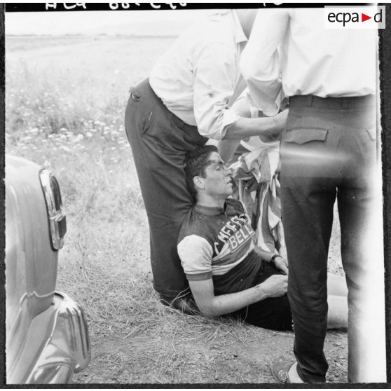 Bône. Championnats de France de cyclisme militaire. Accidenté à quelques kilomètres de Bône, Cola ne repartira plus.