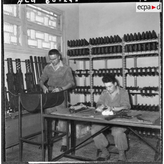 Beni-Messous. Camp Basset. Compagnie de circulation routière 210 (CCR 210). Le magasin d'armement.