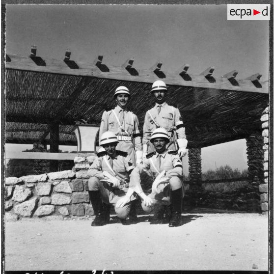 Beni-Messous. Camp Basset. Compagnie de circulation routière 210 (CCR 210). Portrait de militaires de rang.