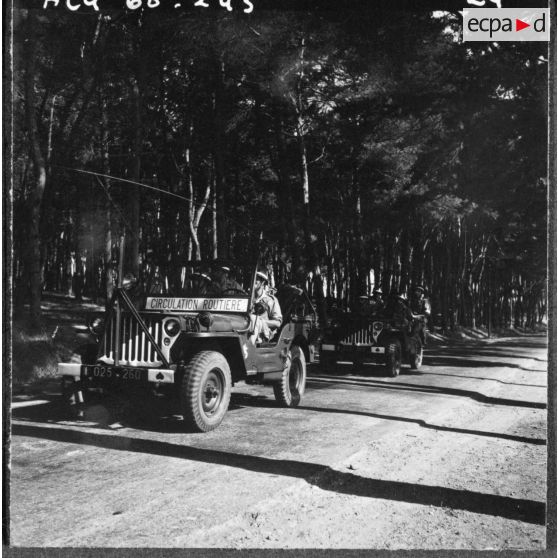 Beni-Messous. Compagnie de circulation routière 210 (CCR 210). La patrouille sur la route.