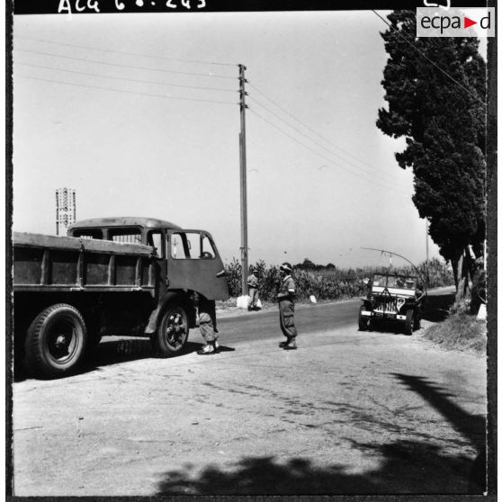 Beni-Messous. Compagnie de circulation routière 210 (CCR 210). Contrôle d'un véhicule civil.