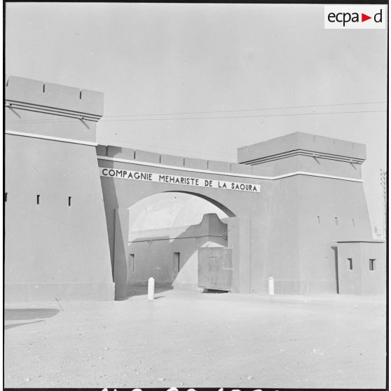 Festivités du 14 Juillet 1960 dans la zone ouest sud (ZOS). Tabelbala.