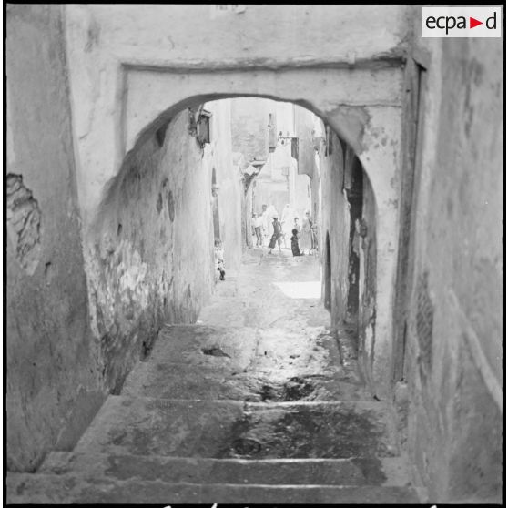 Dans les rues de la casbah d'Alger.