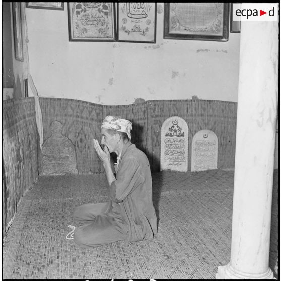 Casbah d'Alger. Mausolée. Lieu saint où viennent prier les musulmans.