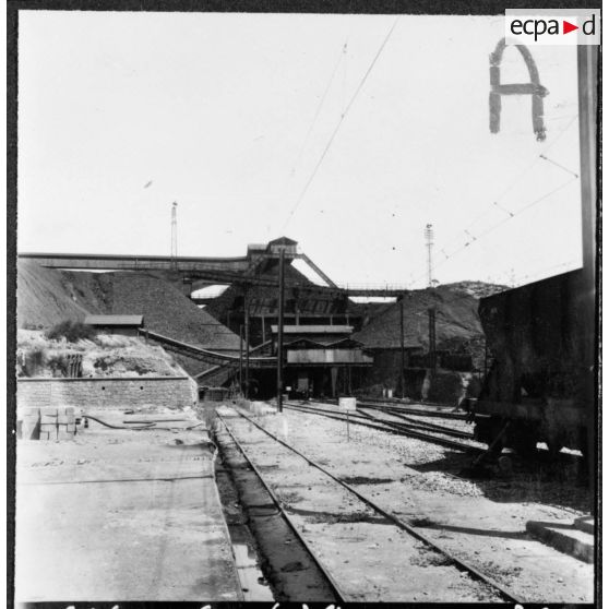Mines du djebel Ouenza. Les installations de chargement de la gare.