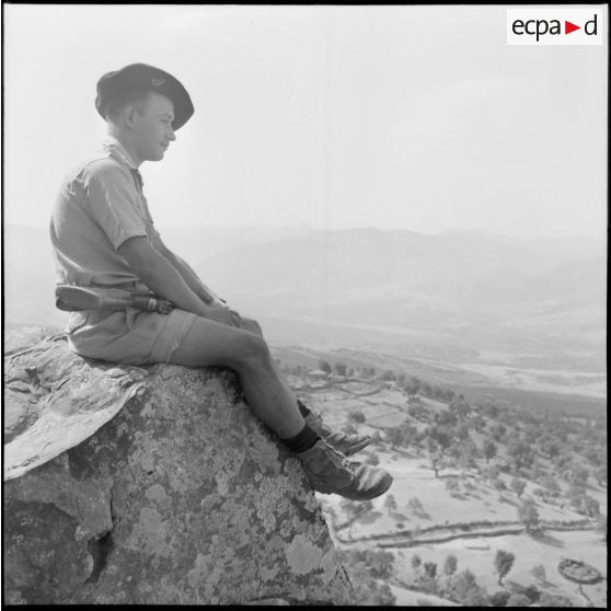 27e bataillon de chasseurs alpins (27e BCA). A Iffigha les gardes sont nombreuses.