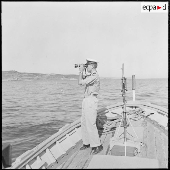 La surveillance maritime (SURMAR) patrouille dans le secteur de Philippeville.