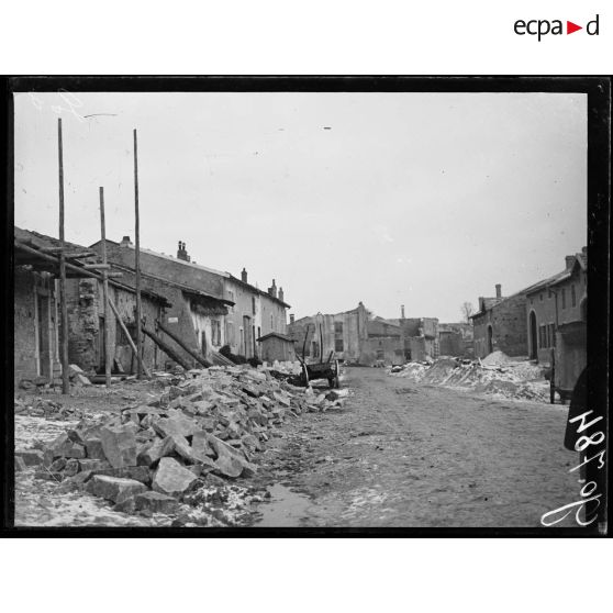 Vitrimont, village adopté par une ville américaine et actuellement en reconstruction. [légende d'origine]