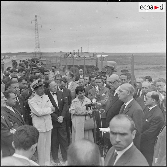 Bône. Discours d'une autorité avant la pose de la première pierre de l'usine de sidérurgie.