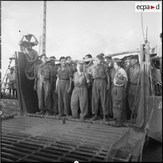 Rapatriement à Hanoï de prisonniers de guerre libérés par le Vietminh à Vietri.