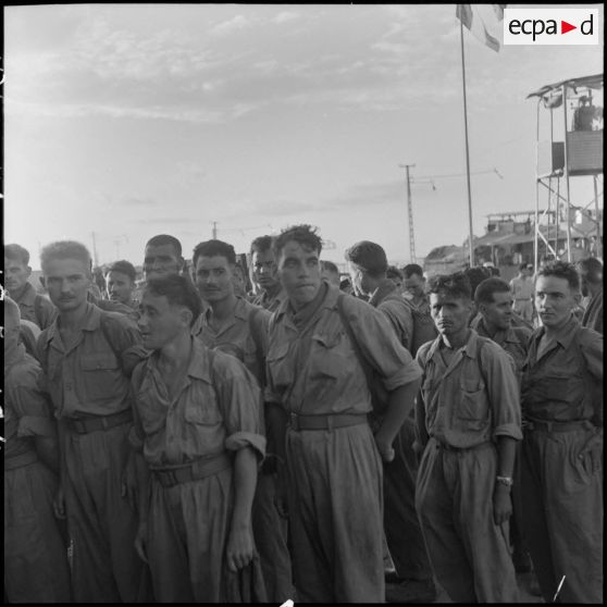 Rapatriement à Hanoï de prisonniers de guerre libérés par le Vietminh à Vietri.