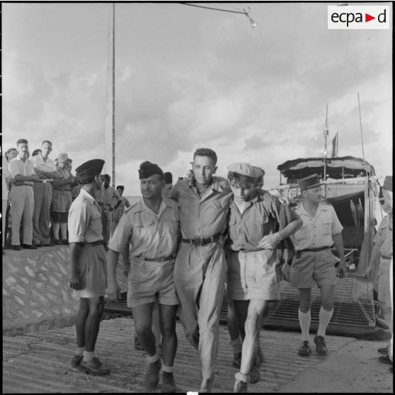 Rapatriement à Hanoï de prisonniers de guerre libérés par le Vietminh à Vietri.