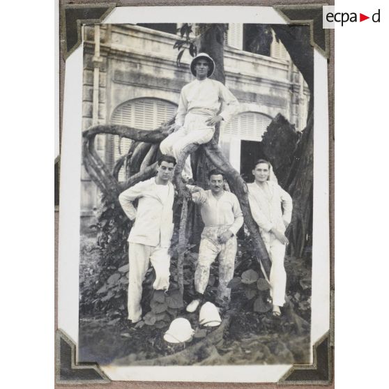 Hôpital Hanoï... [légende d'origine]