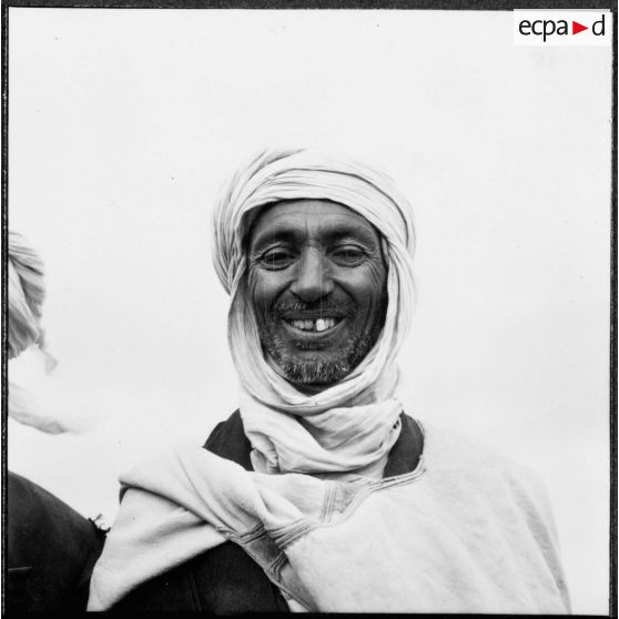 Bedeau. Récolte de l'alfa. Portrait d'un ouvrier agricole.