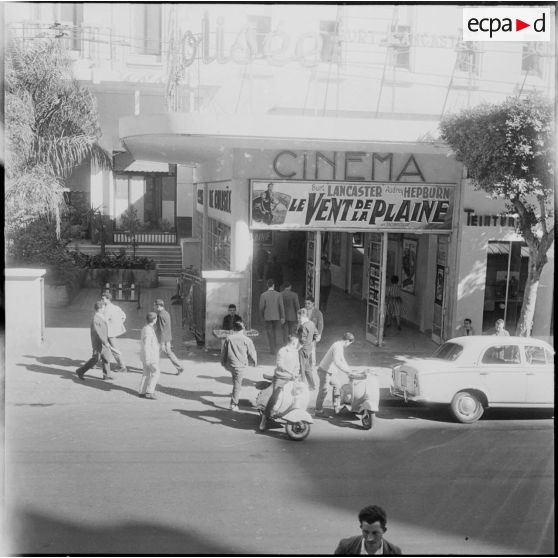 Alger. 1er novembre 1960. Les cinémas.