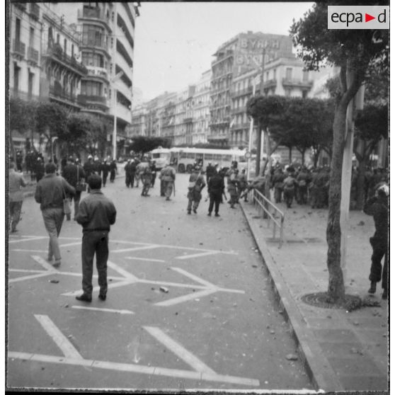 Alger. Les manifestations du 11 novembre 1960. Journée mouvementée.