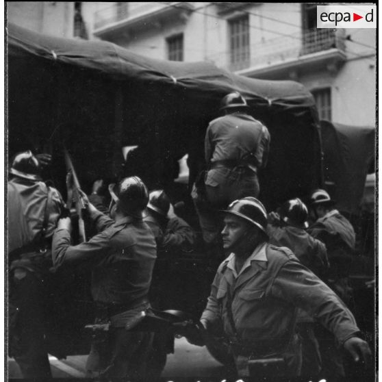 Alger. Les manifestations du 11 novembre 1960. Journée mouvementée.