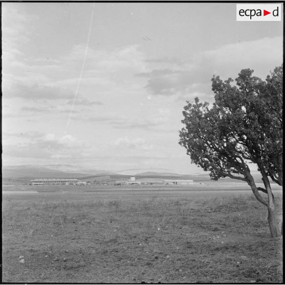Aïn el Bey. Aérodrome.