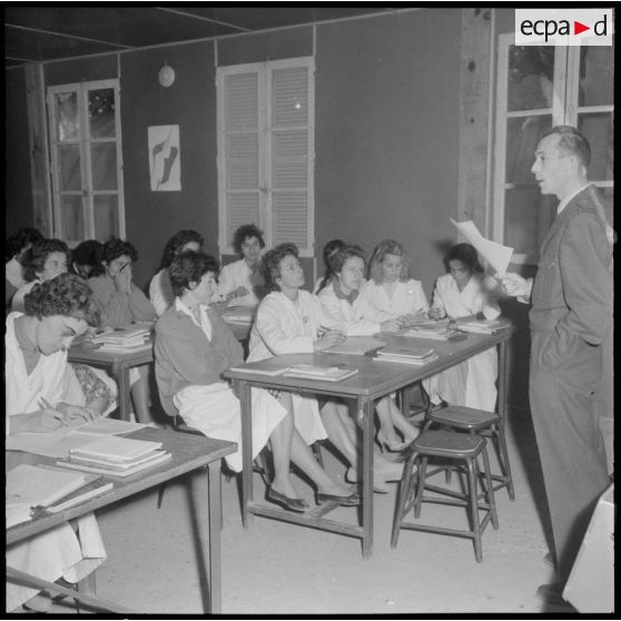 Rouïba. Stage de perfectionnement EMSI (équipe médico-sociale itinérante). Correction d'un questionnaire, sous forme de discussion.