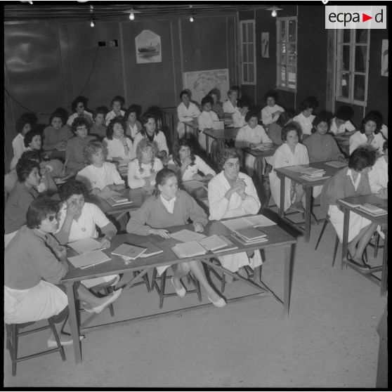 Rouïba. Stage de perfectionnement EMSI (équipe médico-sociale itinérante). Les élèves dans la salle de cours.