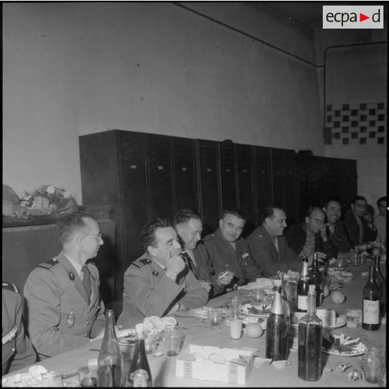 Alger. Service Auto au groupement de la gendarmerie. Fête de la Saint-Eloi. Repas.