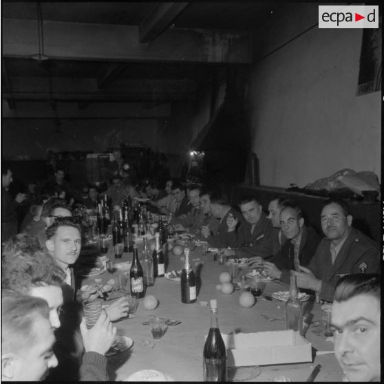 Alger. Service Auto au groupement de la gendarmerie. Fête de la Saint-Eloi. Repas.