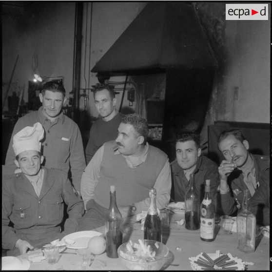Alger. Service Auto au groupement de la gendarmerie. Fête de la Saint-Eloi. Repas.